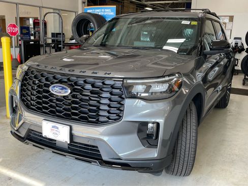 New 2026 Ford Explorer ST-Line AWD/4WD image 4