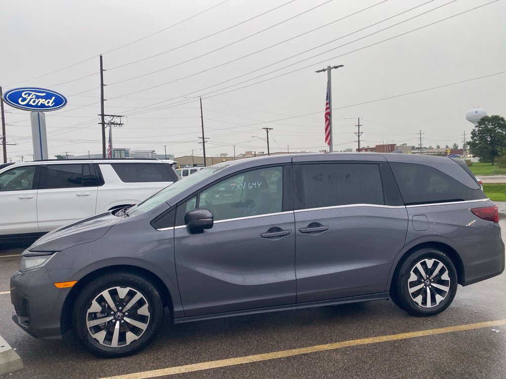 Used 2025 Honda Odyssey EX-L image 13