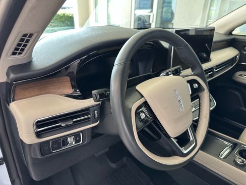 Used 2025 Lincoln Corsair Reserve w/ Equipment Group 202A FWD image 19