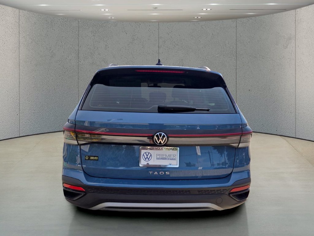 Used 2025 Volkswagen Taos S FWD image 4
