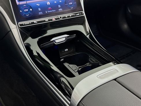 Certified 2024 Mercedes-Benz C 300 Sedan w/ Exclusive Trim Package image 6