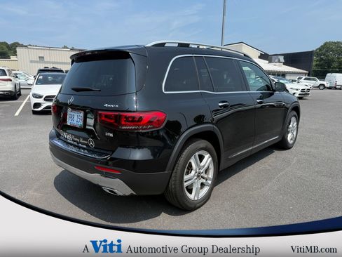 Used 2022 Mercedes-Benz GLB 250 4MATIC image 8