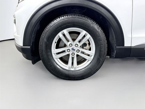 Used 2021 Ford Explorer XLT RWD image 32