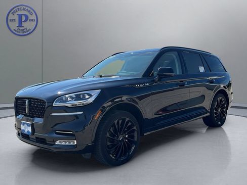 Used 2023 Lincoln Aviator Reserve w/ Equipment Group 201A AWD/4WD image 3
