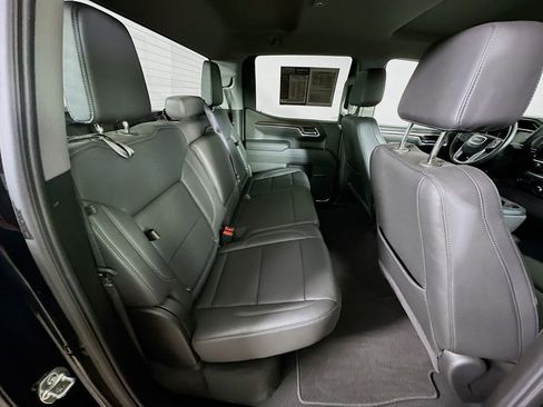 Used 2025 GMC Sierra 1500 SLT RWD image 11