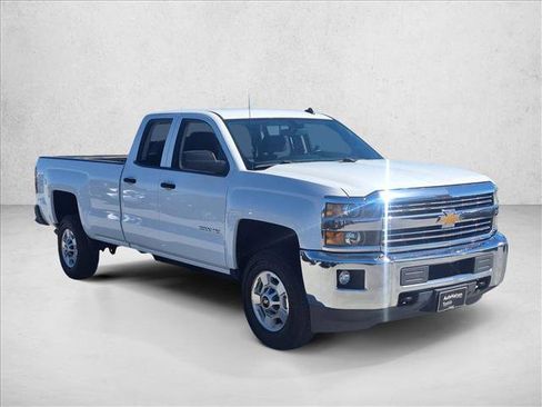 Used 2015 Chevrolet Silverado 2500 LT w/ LT Convenience Package image 3