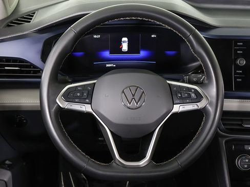 Used 2024 Volkswagen Taos SE AWD/4WD image 39