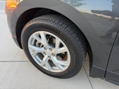 Used 2018 Chevrolet Equinox LT FWD image 12