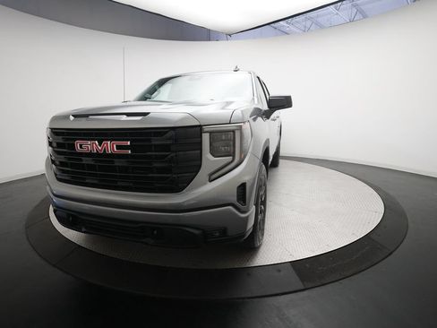 Used 2025 GMC Sierra 1500 Elevation AWD/4WD image 12
