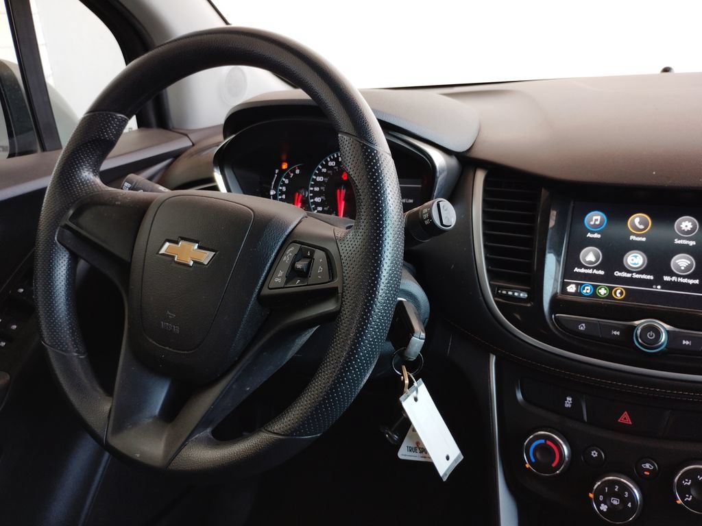 Used 2018 Chevrolet Trax LS AWD/4WD image 31