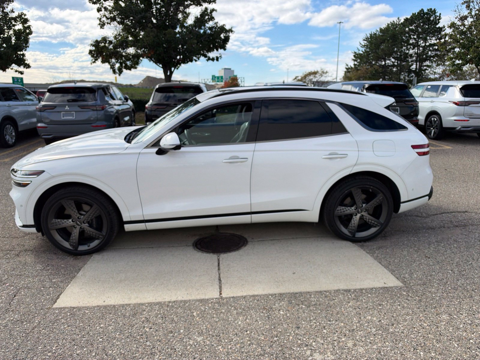 Used 2023 Genesis GV70 3.5T Sport w/ Sport Prestige Package AWD/4WD image 5