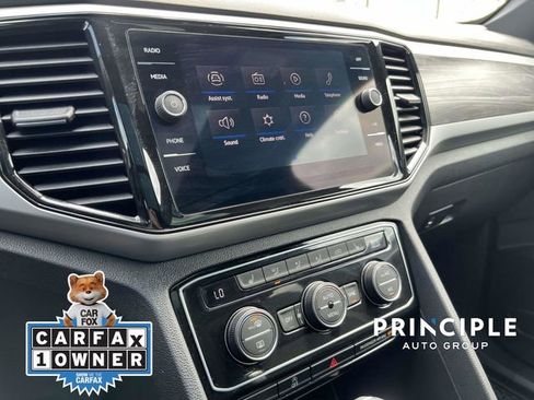 Certified 2023 Volkswagen Atlas Cross Sport SE w/ Panoramic Sunroof Package AWD/4WD image 24