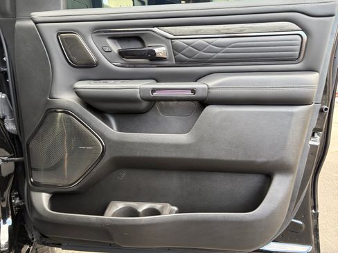 Used 2025 RAM 1500 Limited AWD/4WD image 16