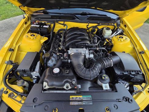 Used 2006 Ford Mustang GT Premium image 11