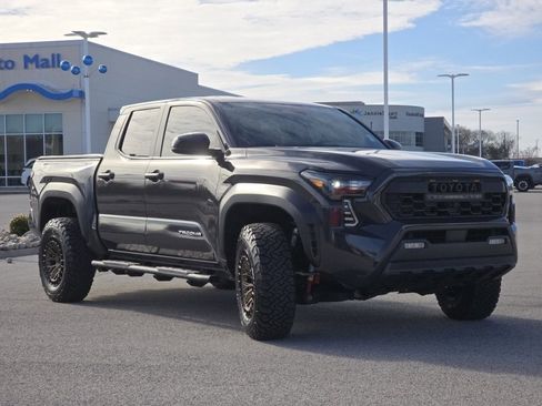 Used 2025 Toyota Tacoma TRD Off-Road image 13