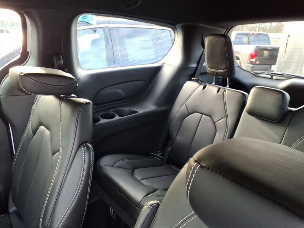 New 2026 Chrysler Voyager LX FWD image 7