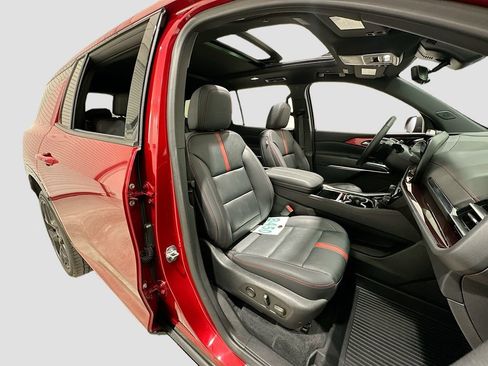 Used 2024 Chevrolet Traverse RS w/ LPO, Floor Liner Package AWD/4WD image 31