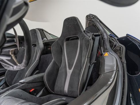 Used 2024 McLaren 750S Spider RWD image 40