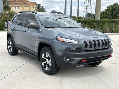 Used 2014 Jeep Cherokee Trailhawk w/ Technology Group AWD/4WD image 12