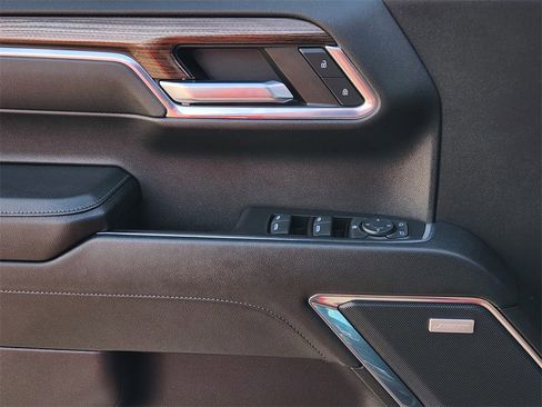 Certified 2024 Chevrolet Silverado 1500 LT Trail Boss w/ Convenience Package II image 24