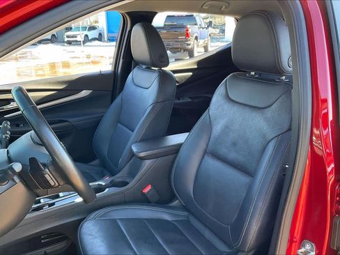 Certified 2023 Chevrolet Bolt EUV LT w/ Convenience Package image 9