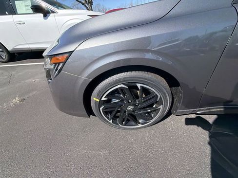New 2026 Nissan Sentra SR w/ SR Premium Package FWD image 10