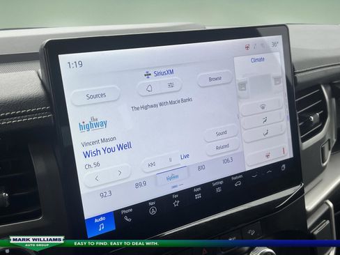 Used 2024 Ford Expedition XLT image 27