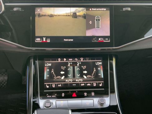 Used 2022 Audi Q8 Prestige w/ Prestige Package image 23