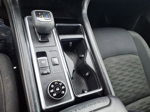 Used 2022 Nissan Pathfinder SV image 14