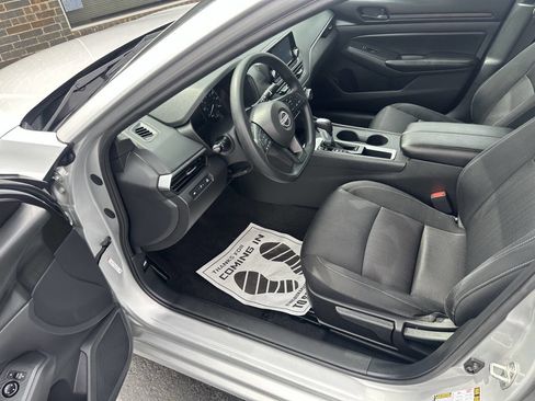 Used 2023 Nissan Altima 2.5 S FWD image 10