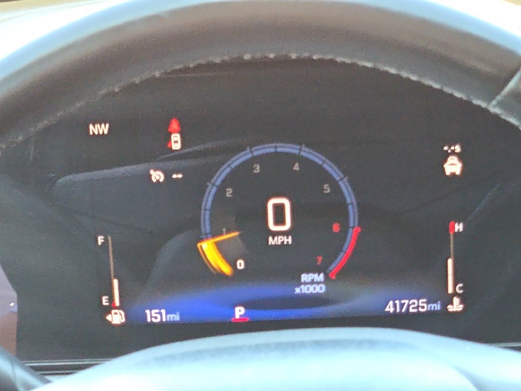 Used 2025 Chevrolet Trax LT w/ LT Convenience Package FWD image 25