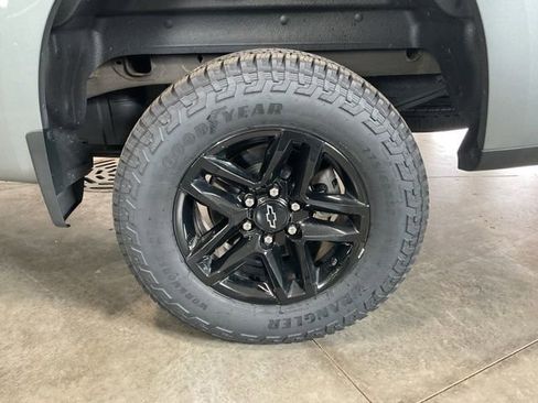 Used 2023 Chevrolet Silverado 1500 Custom Trail Boss w/ LPO, Dark Essentials Package AWD/4WD image 7