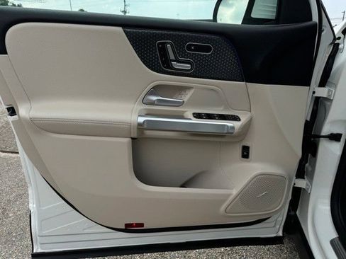 Certified 2025 Mercedes-Benz GLB 250 image 18