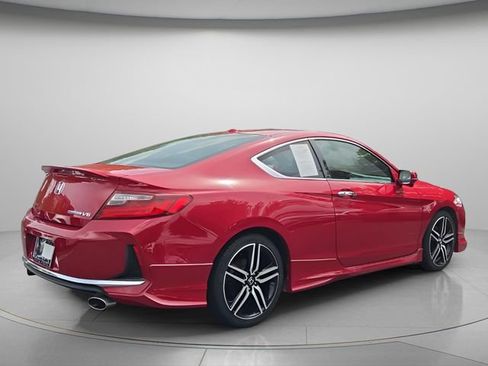 Used 2016 Honda Accord Touring image 7