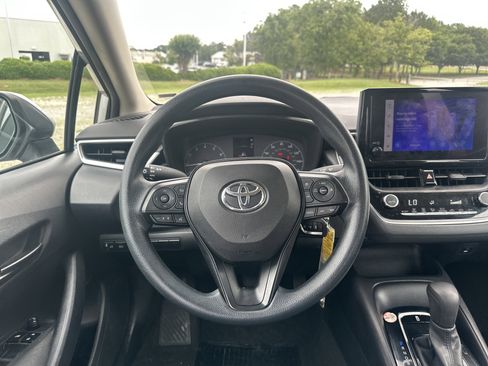 Used 2023 Toyota Corolla LE FWD image 23