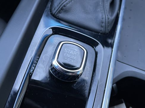 Used 2022 Volvo V60 T5 Cross Country w/ Advanced Package image 35