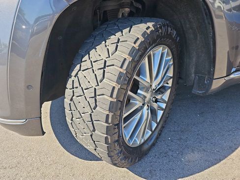 Used 2017 Jeep Grand Cherokee Summit w/ Platinum Series Group AWD/4WD image 35