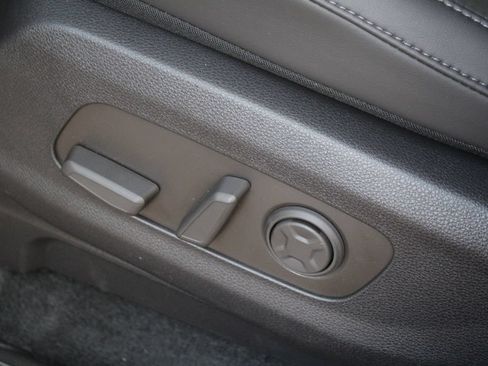 New 2026 Kia Carnival EX FWD image 29