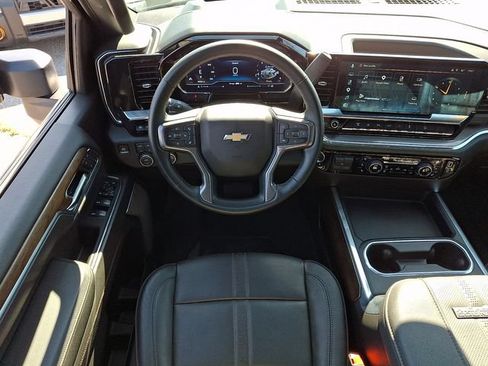 Used 2025 Chevrolet Silverado 2500 High Country w/ High Country Premium Package AWD/4WD image 12