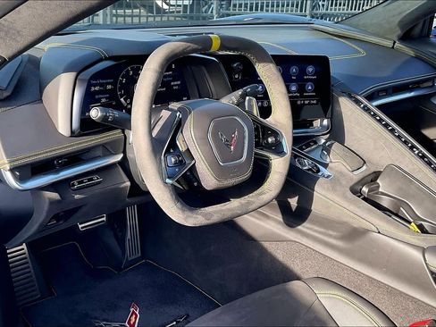 Used 2022 Chevrolet Corvette Stingray Premium Conv w/ Z51 Performance Package image 15