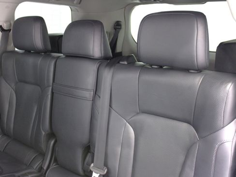 Used 2017 Lexus LX 570 4WD w/ Luxury Package image 37