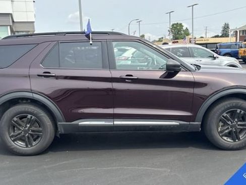 Used 2022 Ford Explorer XLT w/ Equipment Group 202A AWD/4WD image 13