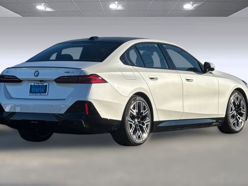 Used 2025 BMW i5 xDrive40 image 8