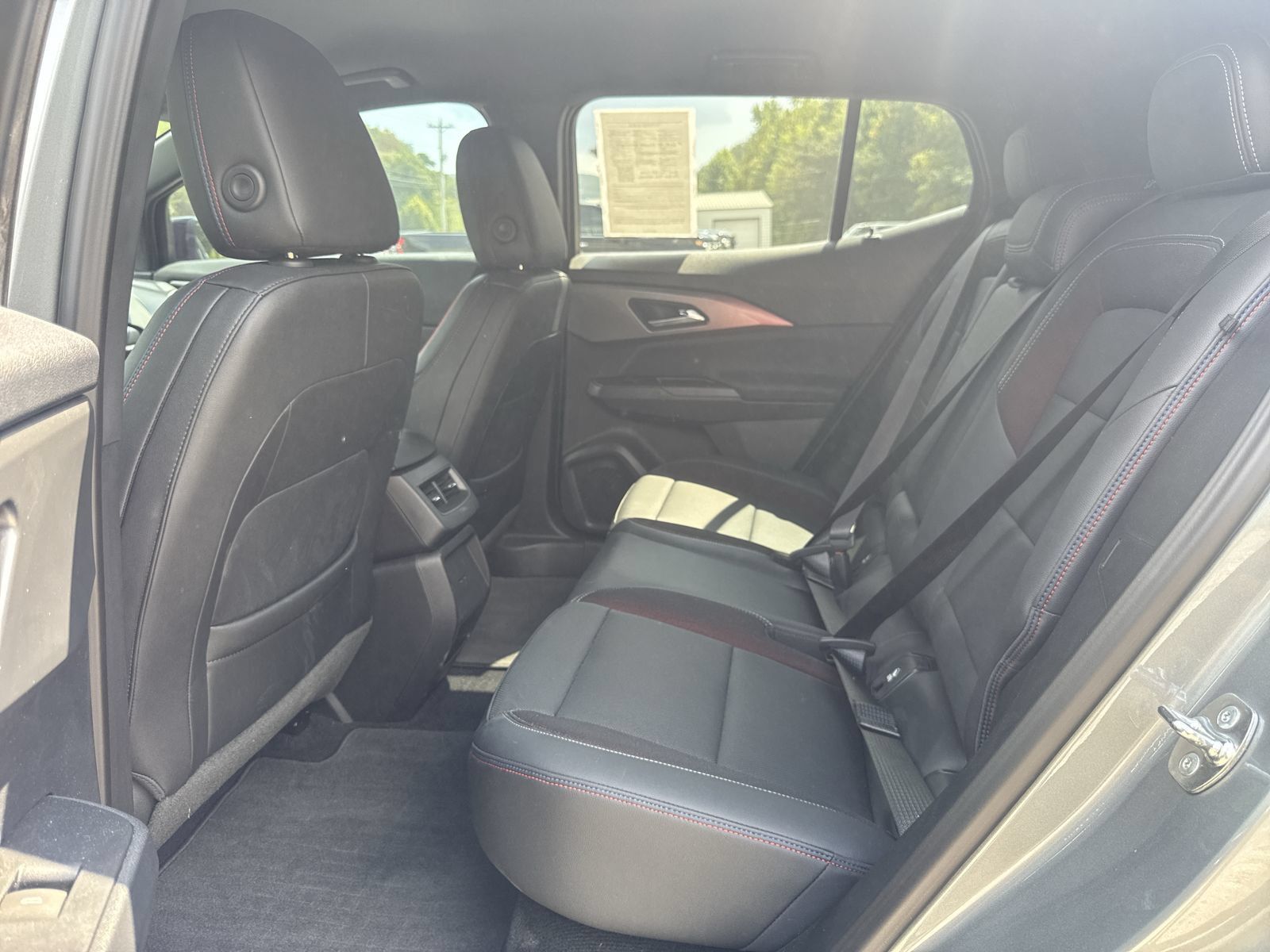 Used 2024 Chevrolet Equinox EV RS FWD image 21