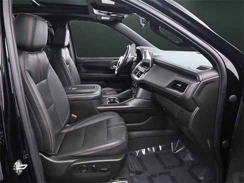 Used 2022 Chevrolet Suburban RST w/ Luxury Package image 26