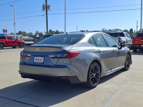 Certified 2025 Toyota Camry SE FWD image 6