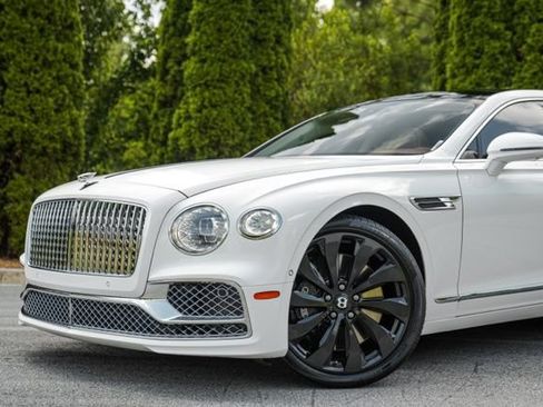 Used 2022 Bentley Flying Spur V8 AWD/4WD image 3