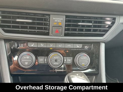Used 2023 Volkswagen Jetta SE w/ Panoramic Sunroof Package FWD image 18