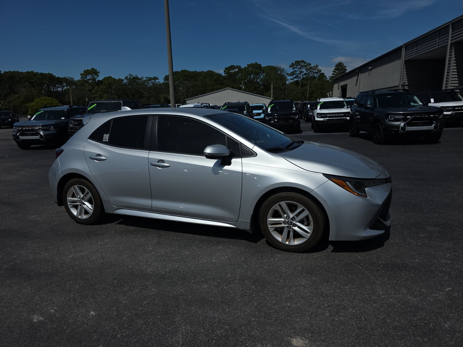 Used 2019 Toyota Corolla SE w/ SE Option Package FWD image 1