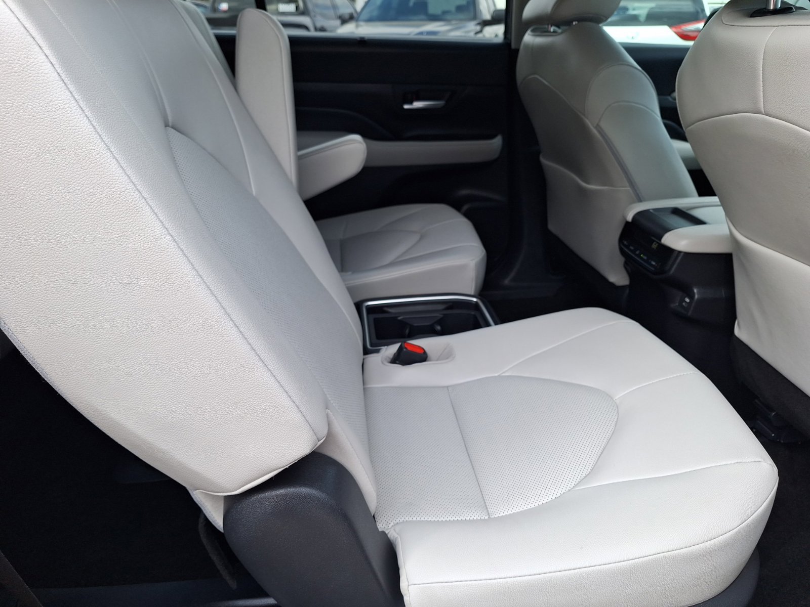 Used 2026 Toyota Grand Highlander FWD image 29